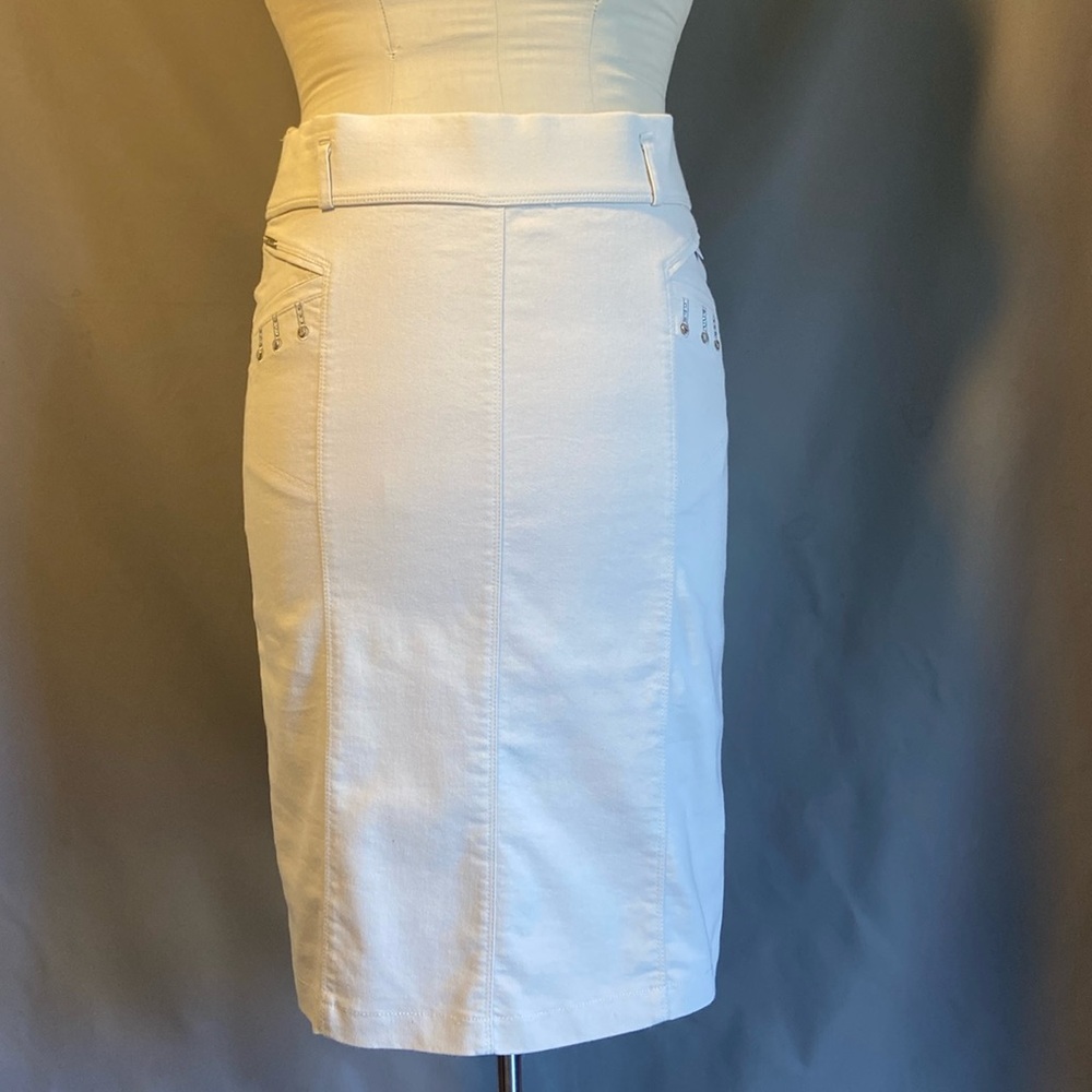 Exitline Collection Straight Stretch Women’s Skirt. Size 42. US-M